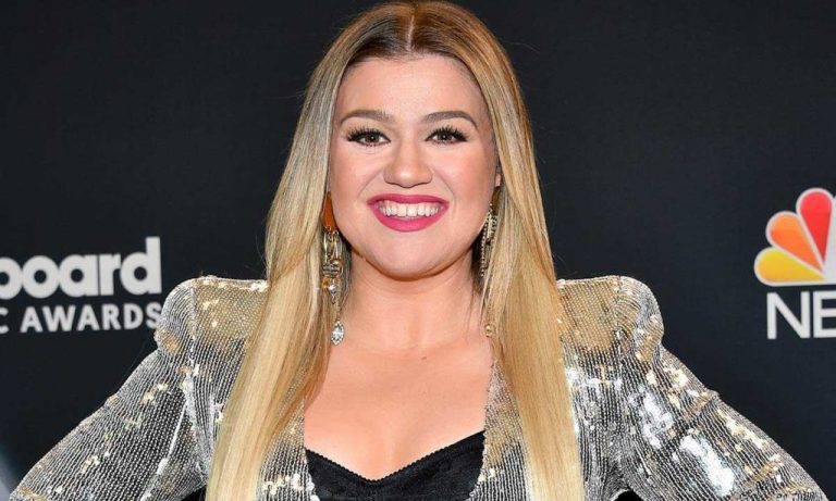 Revealing Kelly Clarkson Weight Loss Journey 2022